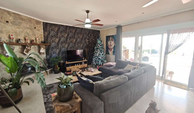 Resale - Villa -
Sax - Inland