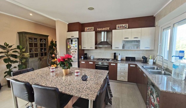 Resale - Villa -
Sax - Inland