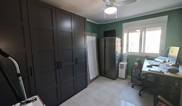 Resale - Villa -
Sax - Inland