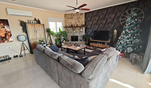 Resale - Villa -
Sax - Inland