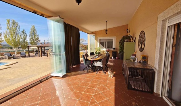 Resale - Villa -
Sax - Inland