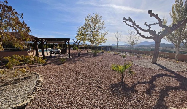 Resale - Villa -
Sax - Inland