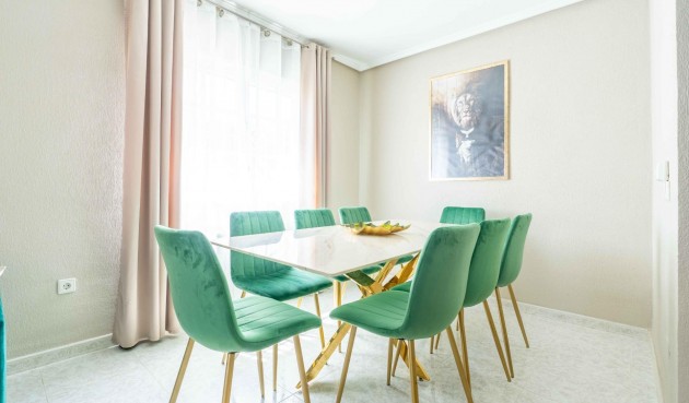 Resale - Villa -
Orihuela Costa - Punta Prima