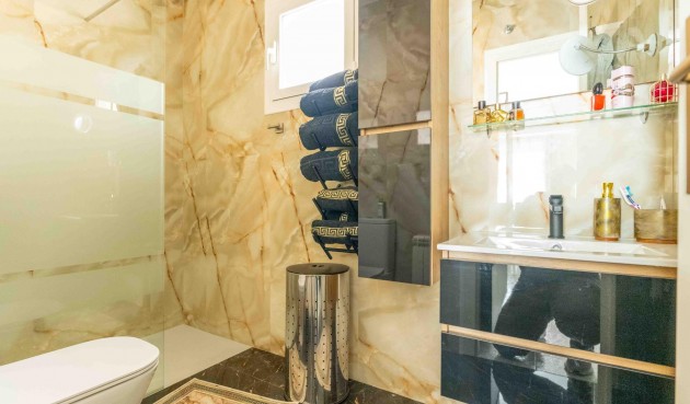 Resale - Villa -
Orihuela Costa - Punta Prima