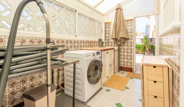 Resale - Villa -
Orihuela Costa - Punta Prima