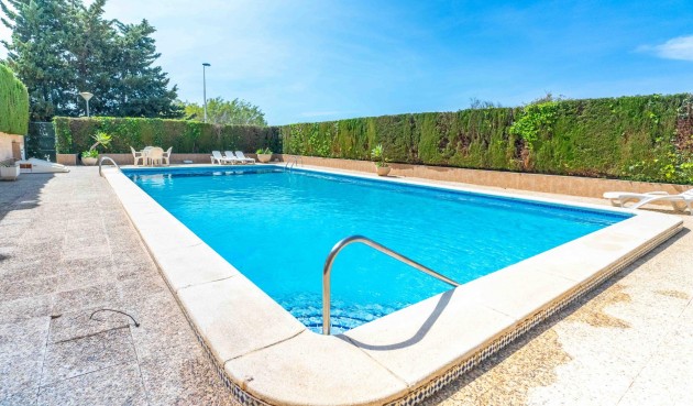 Resale - Villa -
Orihuela Costa - Punta Prima