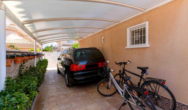 Resale - Villa -
Orihuela Costa - Punta Prima