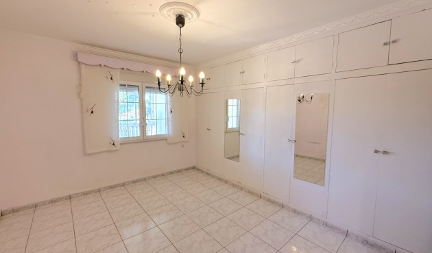 Resale - Villa -
Pilar de la Horadada - Costa Blanca