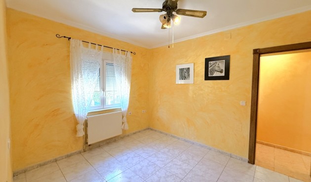 Resale - Villa -
Pilar de la Horadada - Costa Blanca