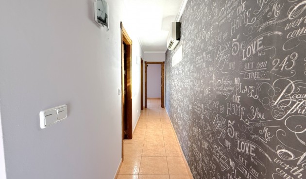 Resale - Villa -
Pilar de la Horadada - Costa Blanca