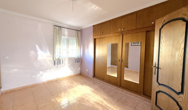 Resale - Villa -
Pilar de la Horadada - Costa Blanca