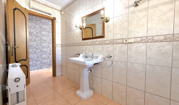 Resale - Villa -
Pilar de la Horadada - Costa Blanca