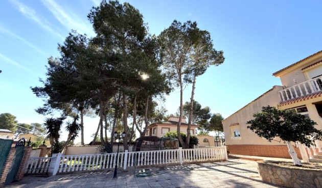 Resale - Villa -
Pilar de la Horadada - Costa Blanca