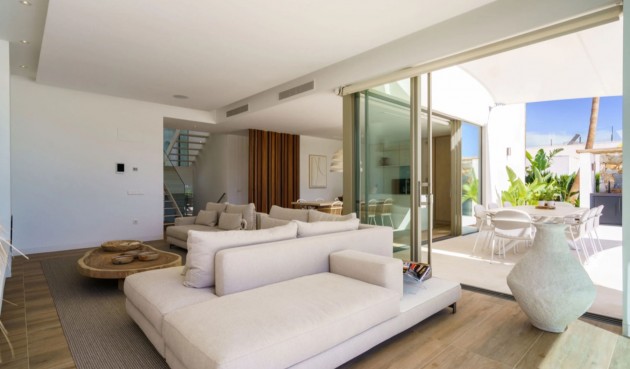 Resale - Villa -
San Miguel de Salinas - Inland