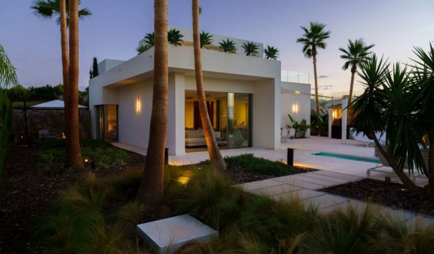 Resale - Villa -
San Miguel de Salinas - Inland