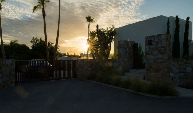 Resale - Villa -
San Miguel de Salinas - Inland