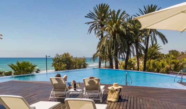 Resale - Villa -
San Miguel de Salinas - Inland