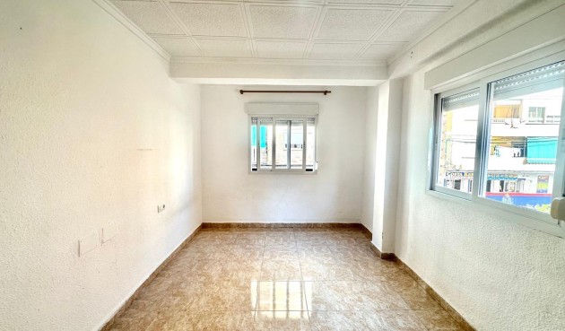 Resale - Apartment -
Torrevieja - Estacion De Autobuses