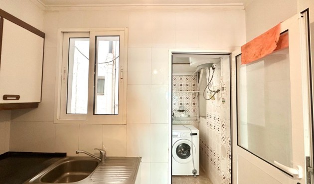 Resale - Apartment -
Torrevieja - Estacion De Autobuses