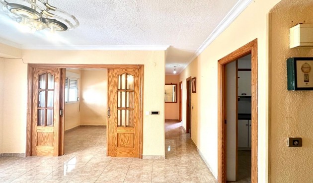 Resale - Apartment -
Torrevieja - Estacion De Autobuses