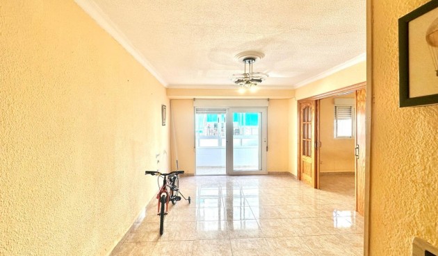 Resale - Apartment -
Torrevieja - Estacion De Autobuses