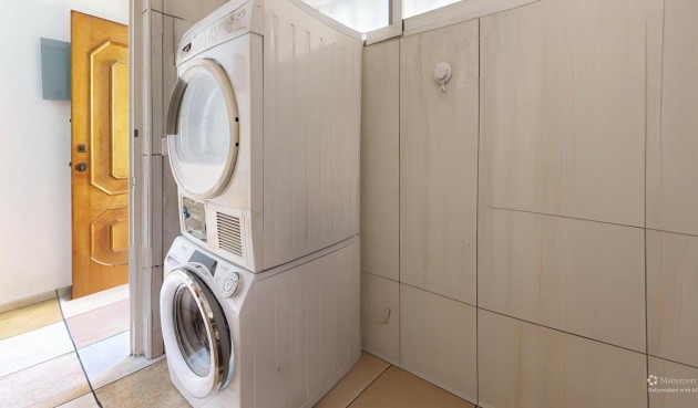 Resale - Apartment -
Torrevieja - Puerto Deportivo Marina Salinas