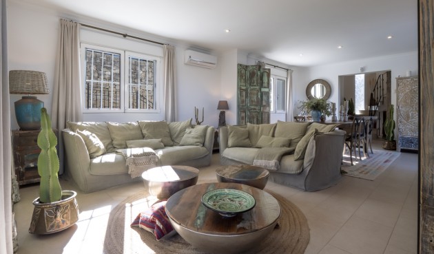 Resale - Villa -
Jávea - Costa Blanca