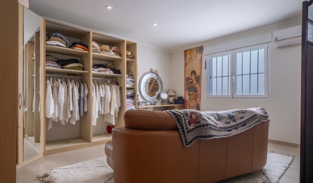 Resale - Villa -
Jávea - Costa Blanca