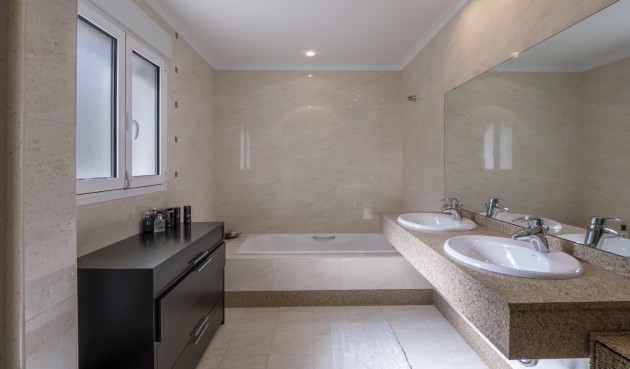 Resale - Villa -
Jávea - Costa Blanca