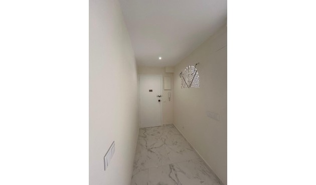 Resale - Apartment -
Torrevieja