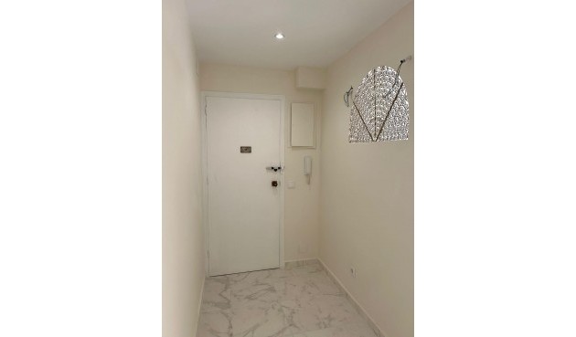 Resale - Apartment -
Torrevieja