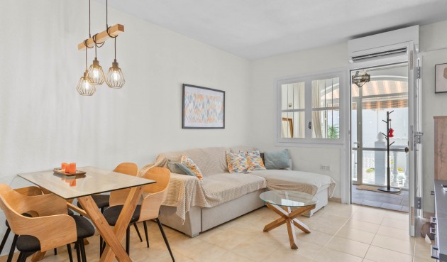 Resale - Bungalow -
Torrevieja - Costa Blanca