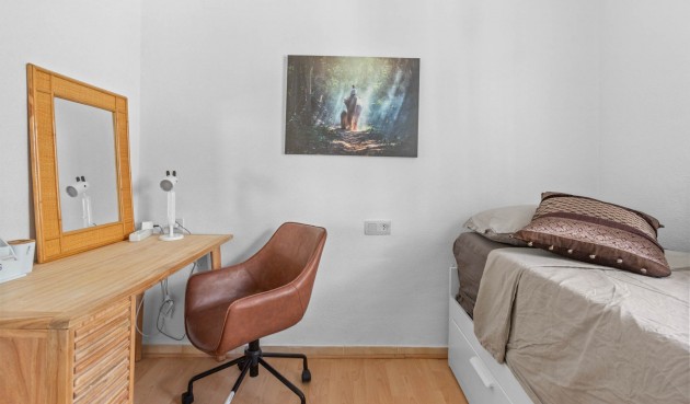 Resale - Bungalow -
Torrevieja - Costa Blanca