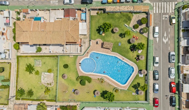 Resale - Bungalow -
Torrevieja - Costa Blanca