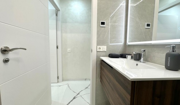 Resale - Apartment -
Torrevieja - Playa del Cura