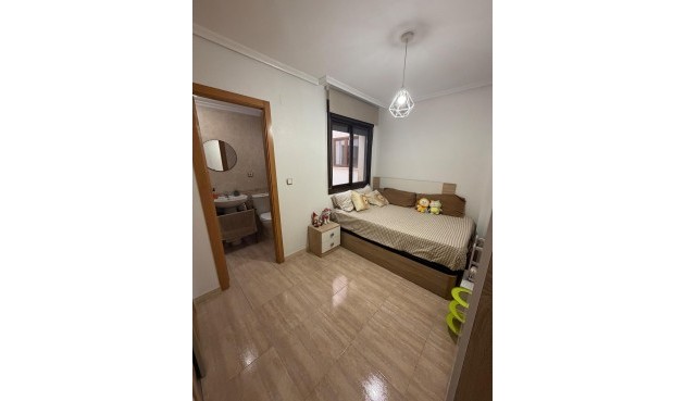 Brukt - Apartment -
Torrevieja - Centro