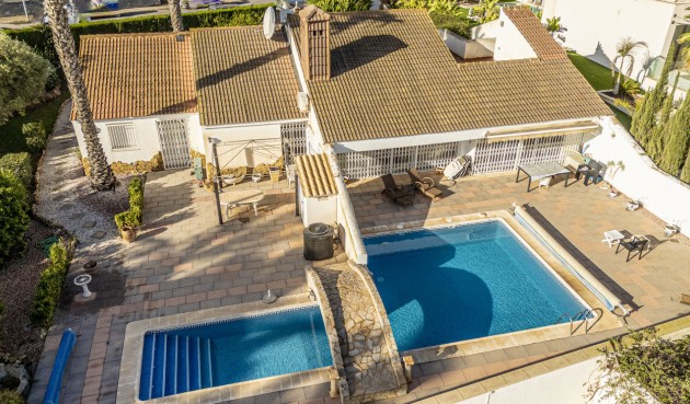 Resale - Villa -
Orihuela