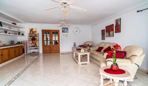 Resale - Villa -
Orihuela