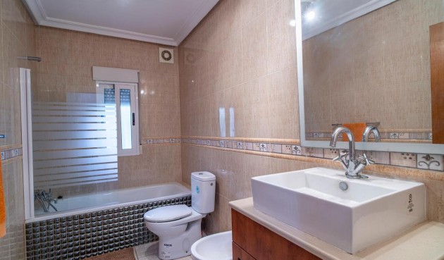 Resale - Villa -
Orihuela