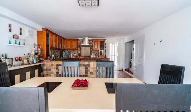 Resale - Villa -
Orihuela