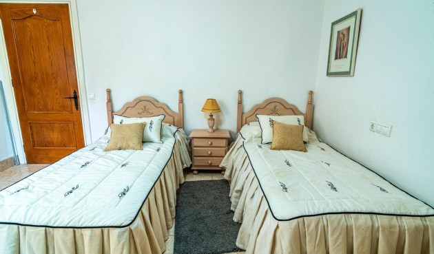 Resale - Villa -
Orihuela