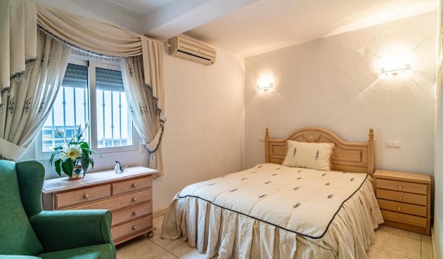 Resale - Villa -
Orihuela