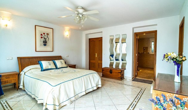 Resale - Villa -
Orihuela