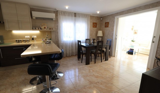 Brukt - Villa -
Torrevieja - Costa Blanca