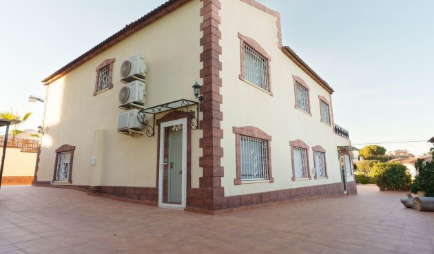 Resale - Villa -
Torrevieja - Los Balcones - Los Altos del Edén