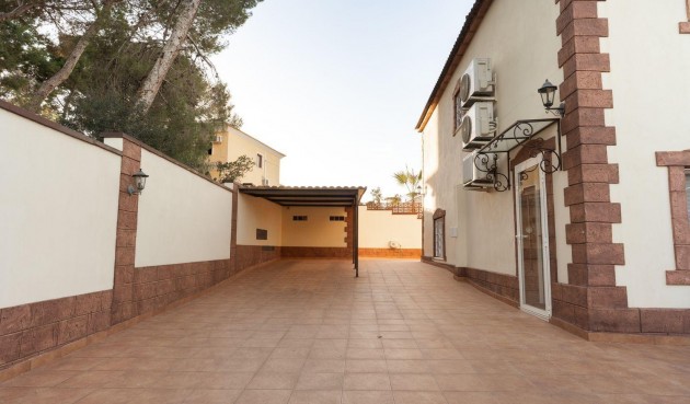 Resale - Villa -
Torrevieja - Los Balcones - Los Altos del Edén