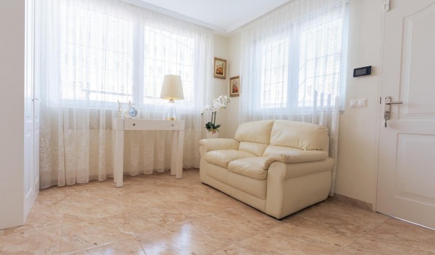 Resale - Villa -
Torrevieja - Los Balcones - Los Altos del Edén