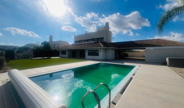 Resale - Villa -
Sucina - Inland