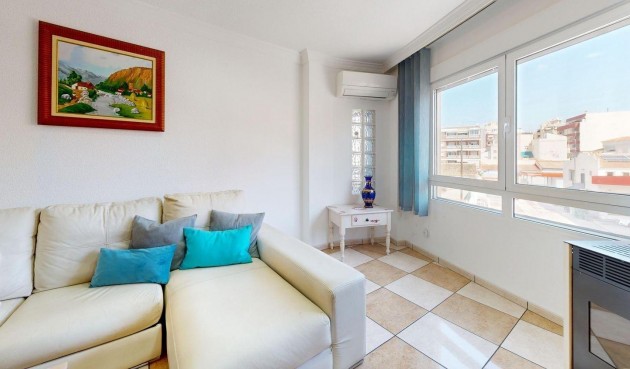 Resale - Apartment -
Torrevieja - Puerto Deportivo