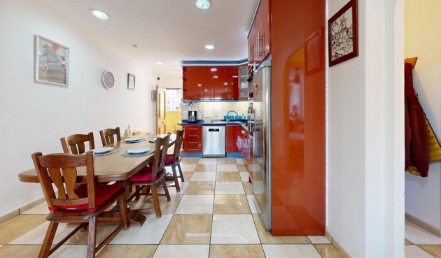 Resale - Apartment -
Torrevieja - Puerto Deportivo